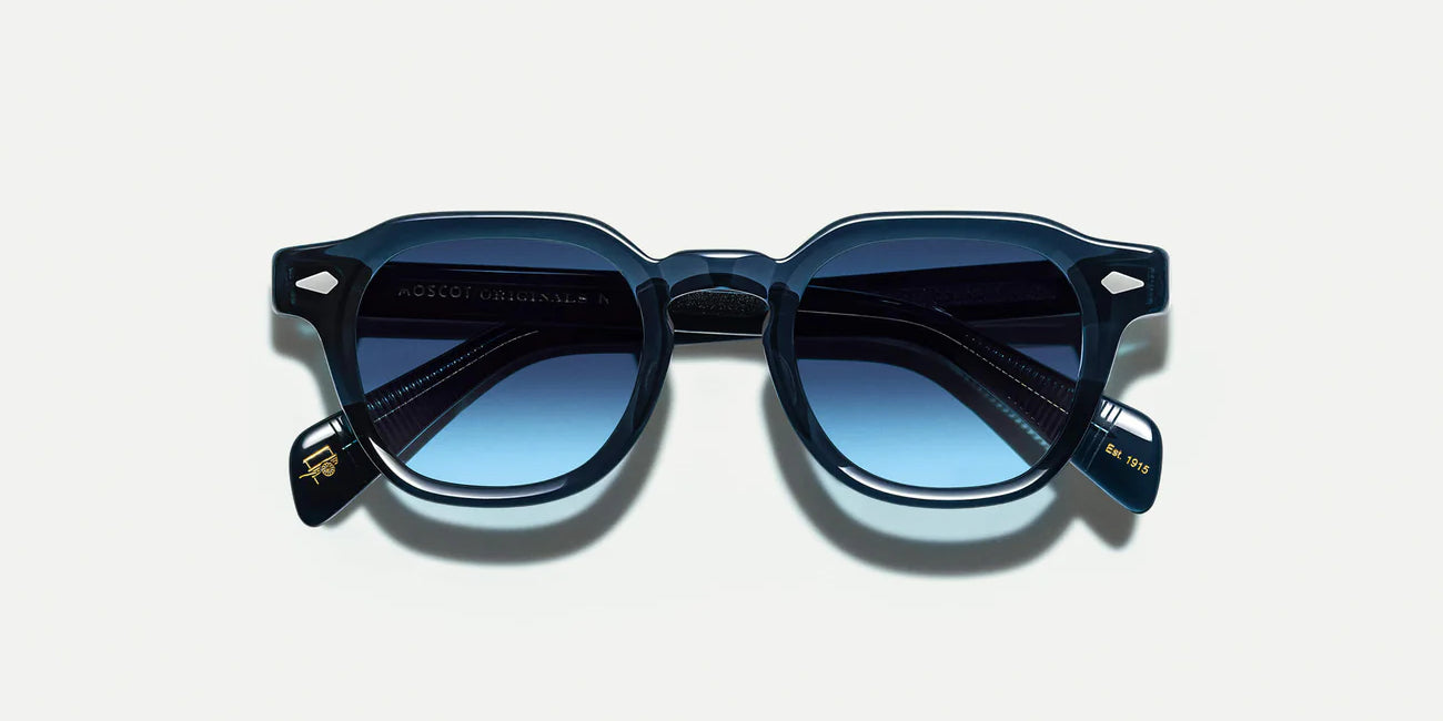 dolt-sun-color-navy-pos-2_1300x_8c8cd1bc-3ff4-4655-b82b-28207e478b8f.webp
