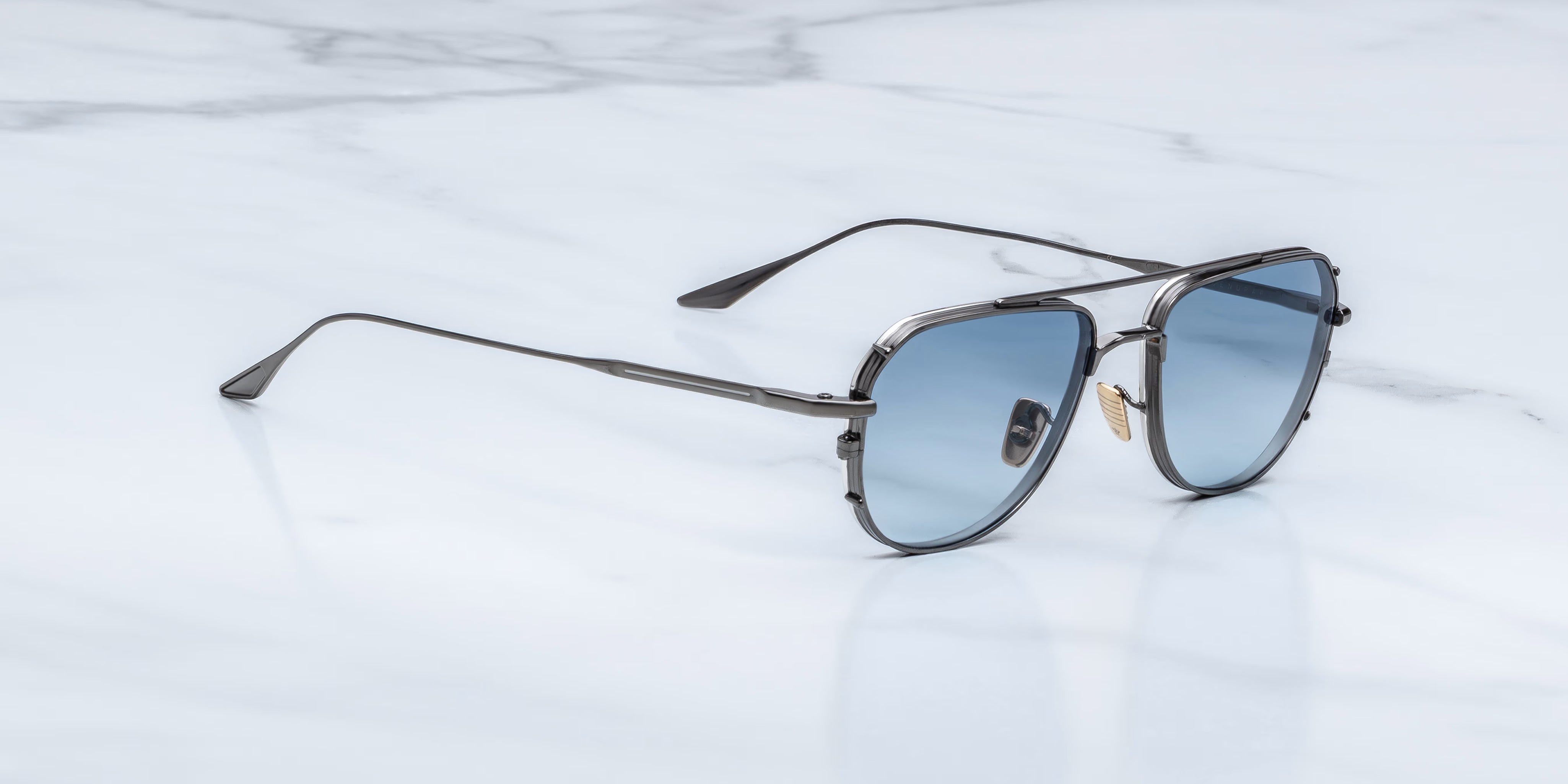 Cendrars_Antique_Silver_3-4_Cropped_5377x3585_h0ctlk.avif