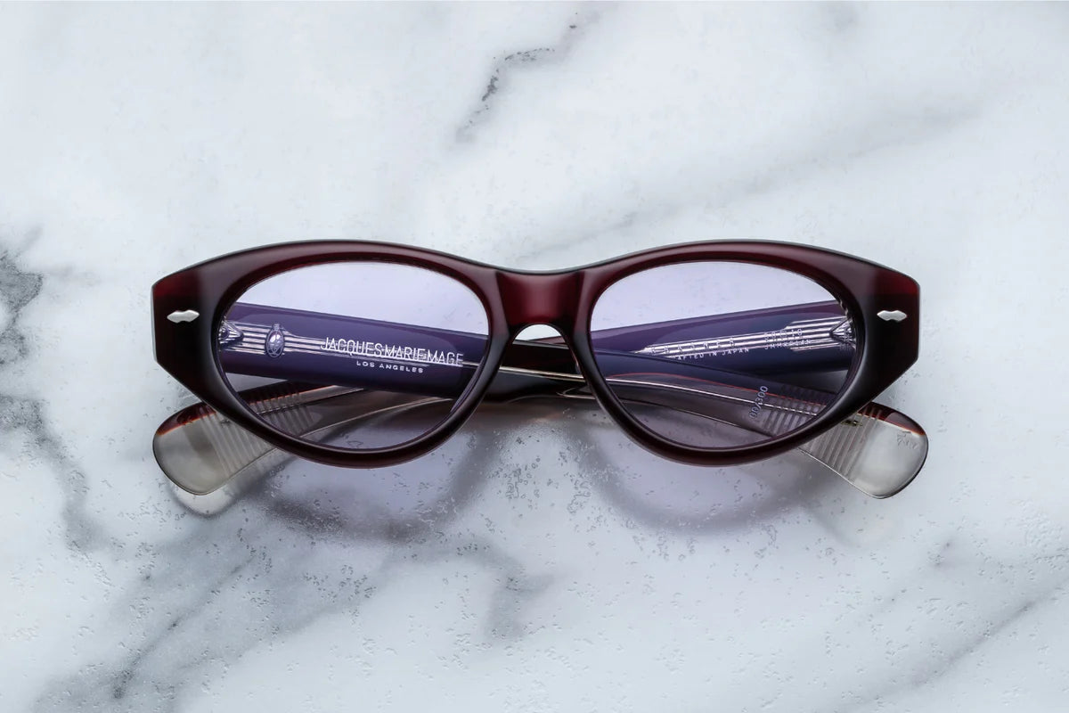 Cat eye shaped sunglass in red