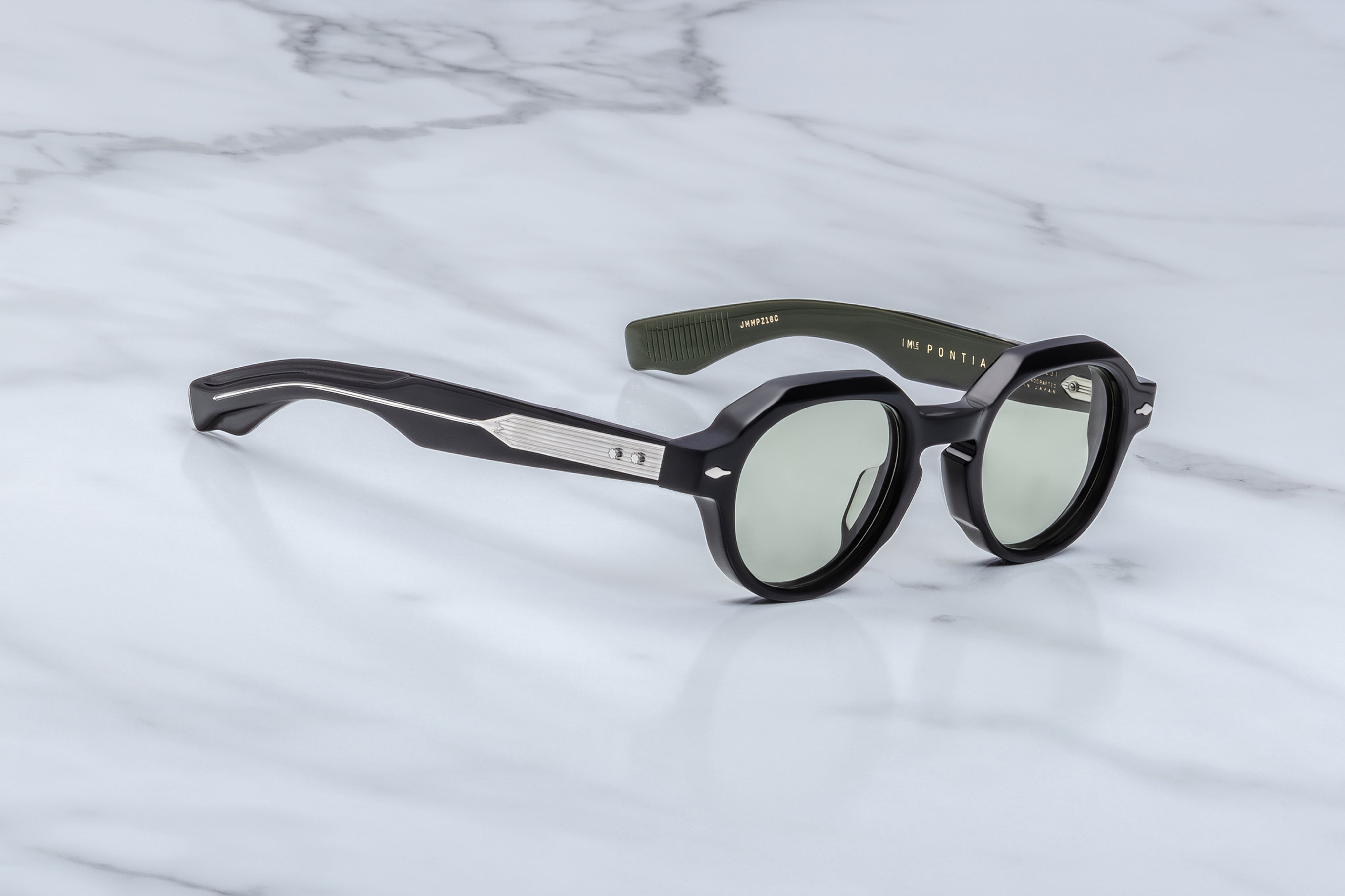 Side view of JMM Pontian a panto frames in cobra with silver detail on temples