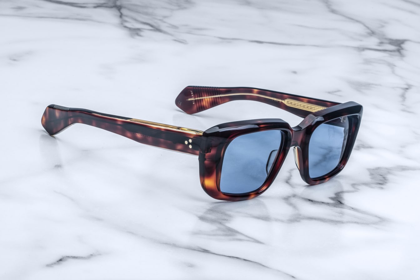 side view of havana tortise shell frames