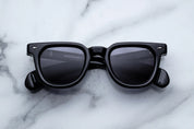 Wayfer style sunglass in blackJM Vendome colour raven with signatrue arrow head detail