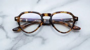 aviator shaped optical frame in tortise shell