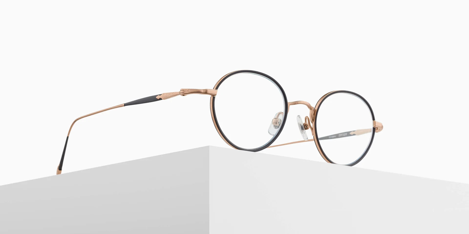 matsuda-eyewear-10189h-i-mrg-mbk-45-pedestal.webp