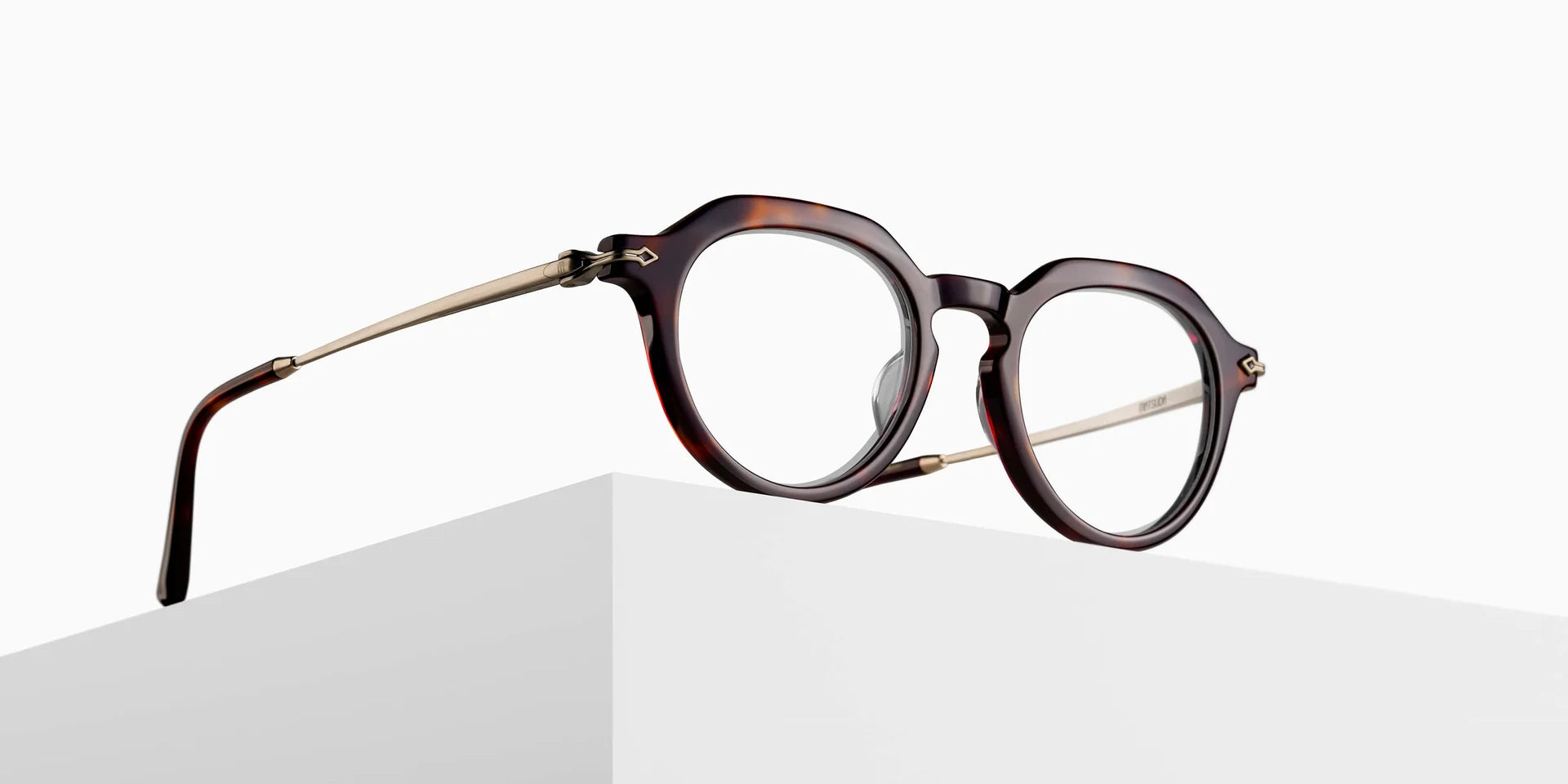 matsuda-eyewear-m2057-dto-ag-47-pedestal_aaa4b47b-f89b-404f-9717-10f498cd648c.webp
