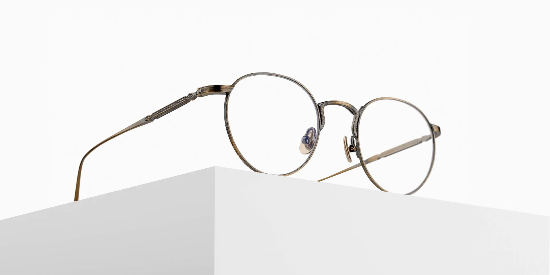 matsuda-eyewear-m3140-ag-47-pedestal.webp